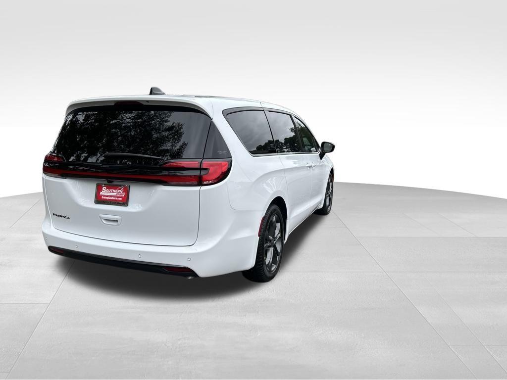 new 2026 Chrysler Pacifica car, priced at $40,311