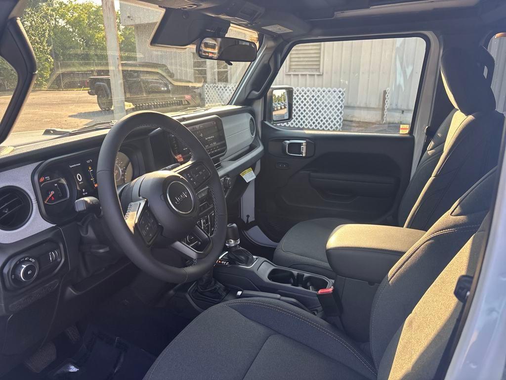 new 2025 Jeep Wrangler car, priced at $49,046