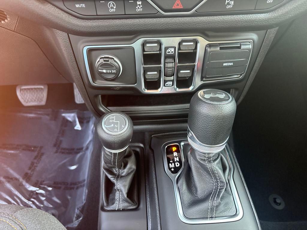 new 2025 Jeep Wrangler car, priced at $49,046