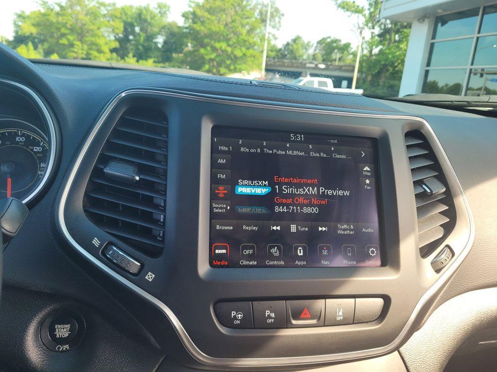 used 2023 Jeep Cherokee car