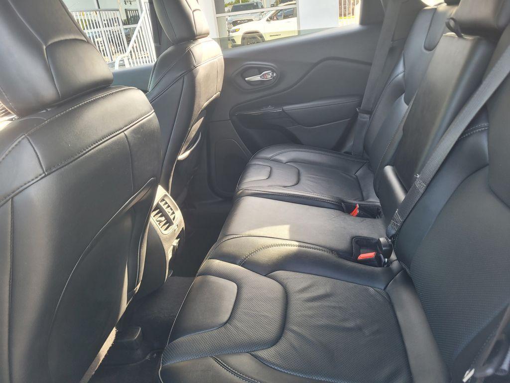 used 2023 Jeep Cherokee car