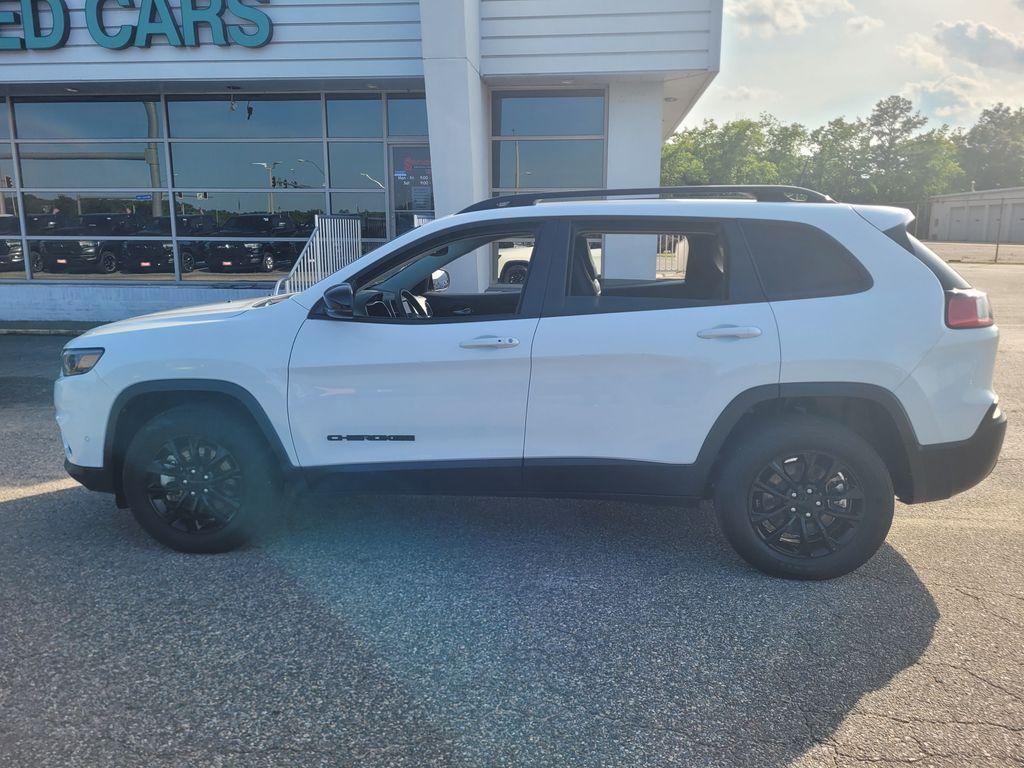 used 2023 Jeep Cherokee car, priced at $23,714