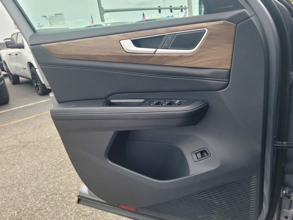 used 2024 Volkswagen Atlas car, priced at $33,992