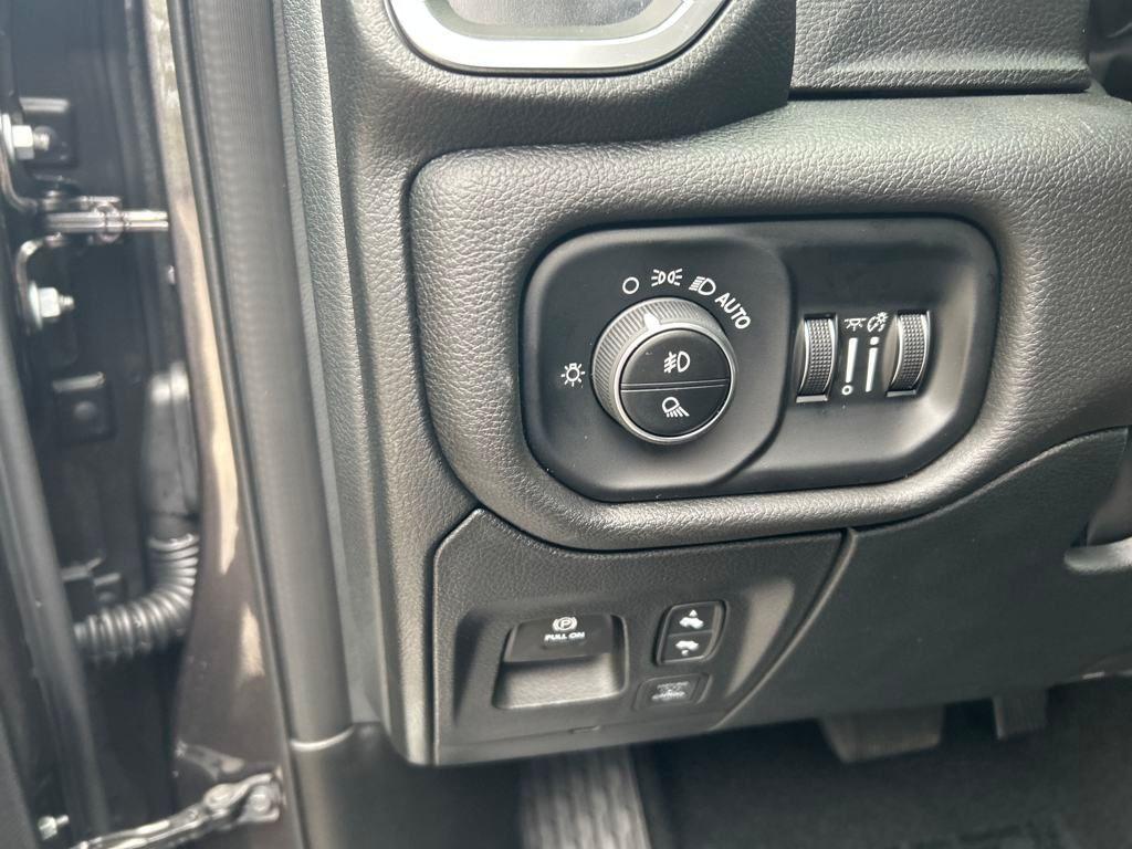 new 2025 Ram 1500 car, priced at $44,261