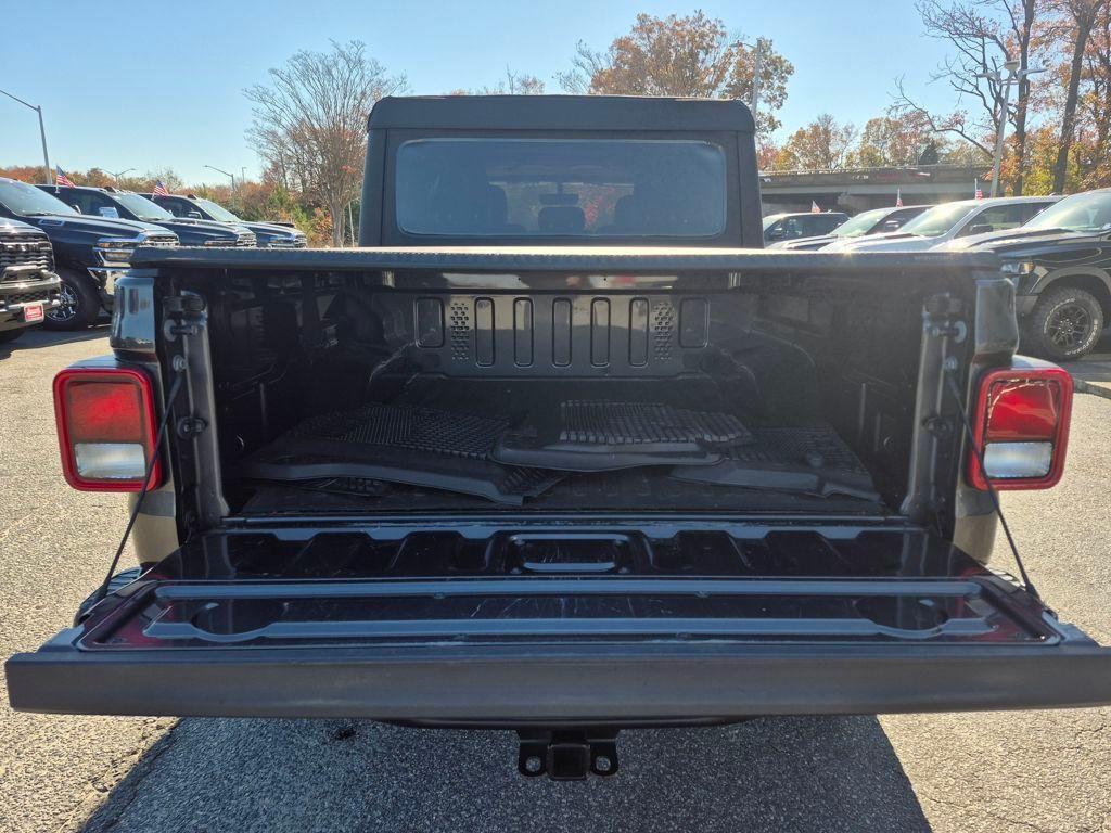 used 2022 Jeep Gladiator car, priced at $31,808