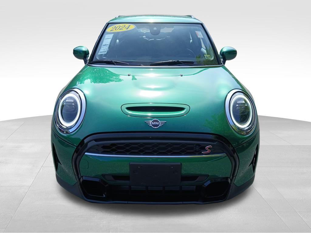 used 2024 MINI Hardtop car, priced at $28,118