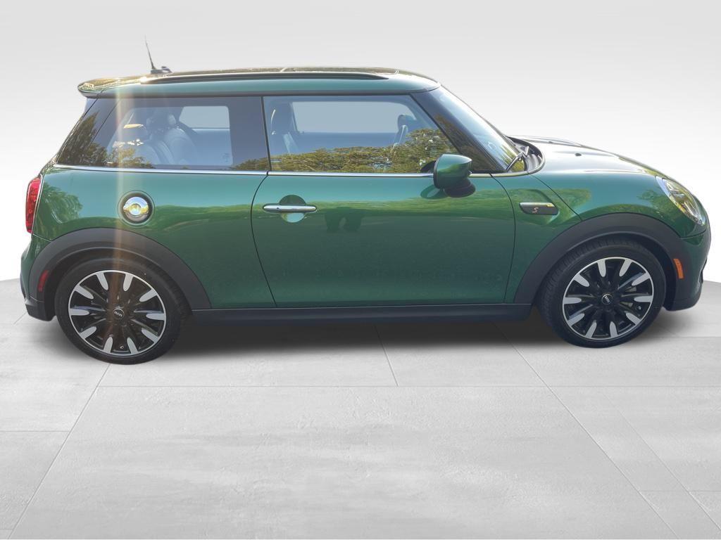 used 2024 MINI Hardtop car, priced at $28,118