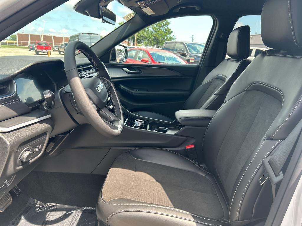 new 2025 Jeep Grand Cherokee car, priced at $36,853
