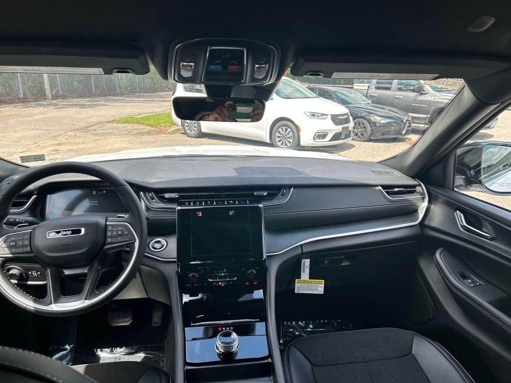 new 2025 Jeep Grand Cherokee car, priced at $36,853
