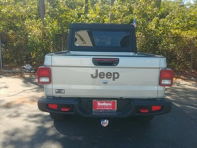 new 2022 Jeep Gladiator car, priced at $45,253