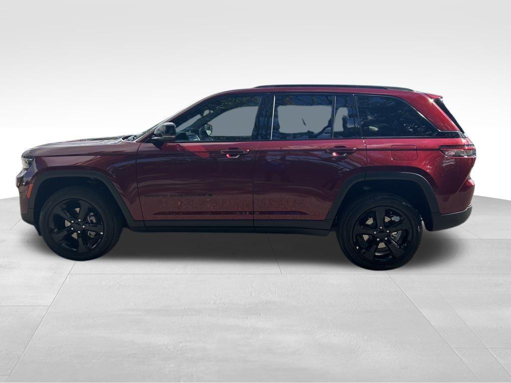 new 2025 Jeep Grand Cherokee car, priced at $42,710