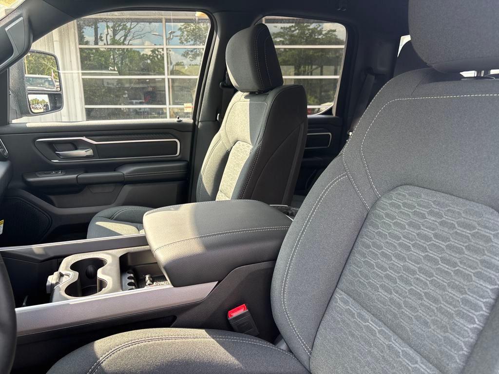 new 2025 Ram 1500 car, priced at $42,401