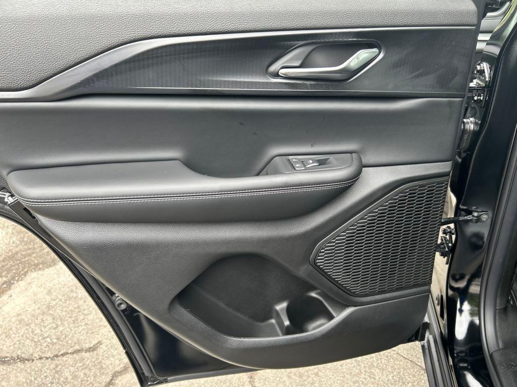 new 2025 Jeep Grand Cherokee car, priced at $39,302