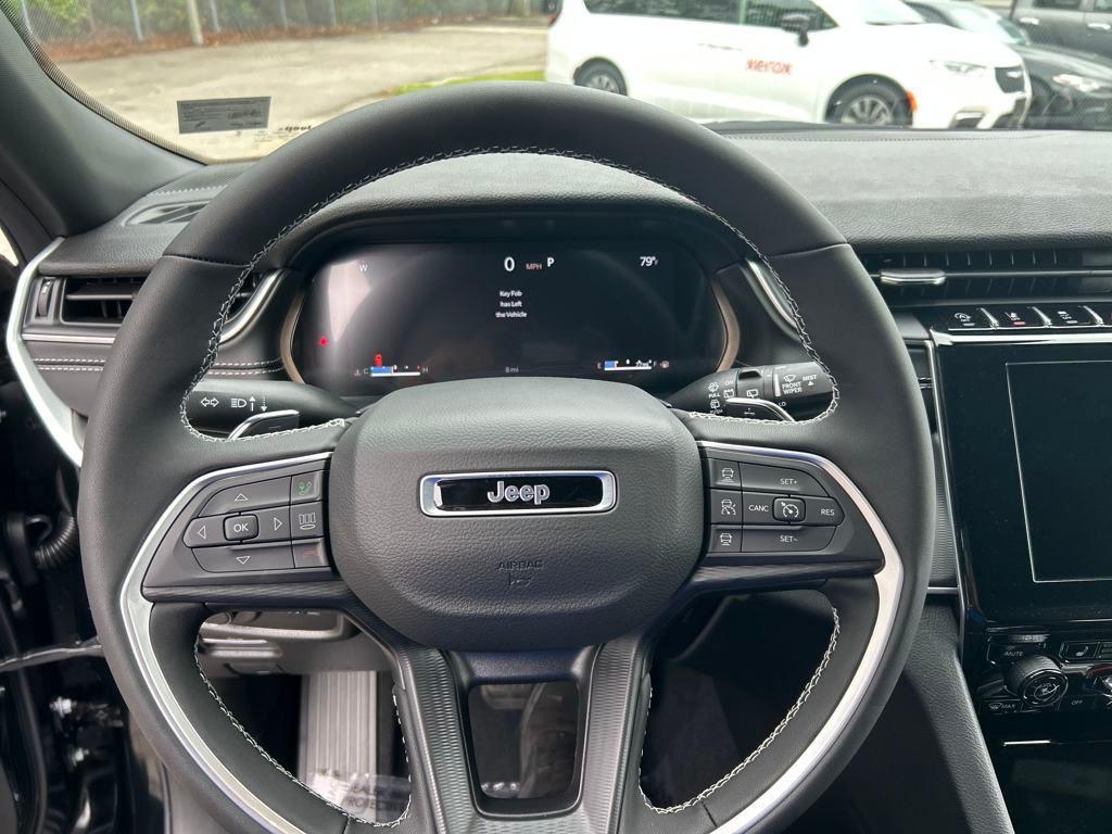 new 2025 Jeep Grand Cherokee car, priced at $39,302