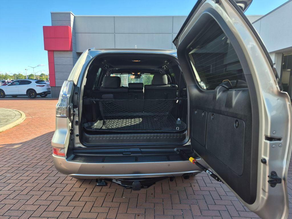 used 2023 Lexus GX 460 car, priced at $56,401