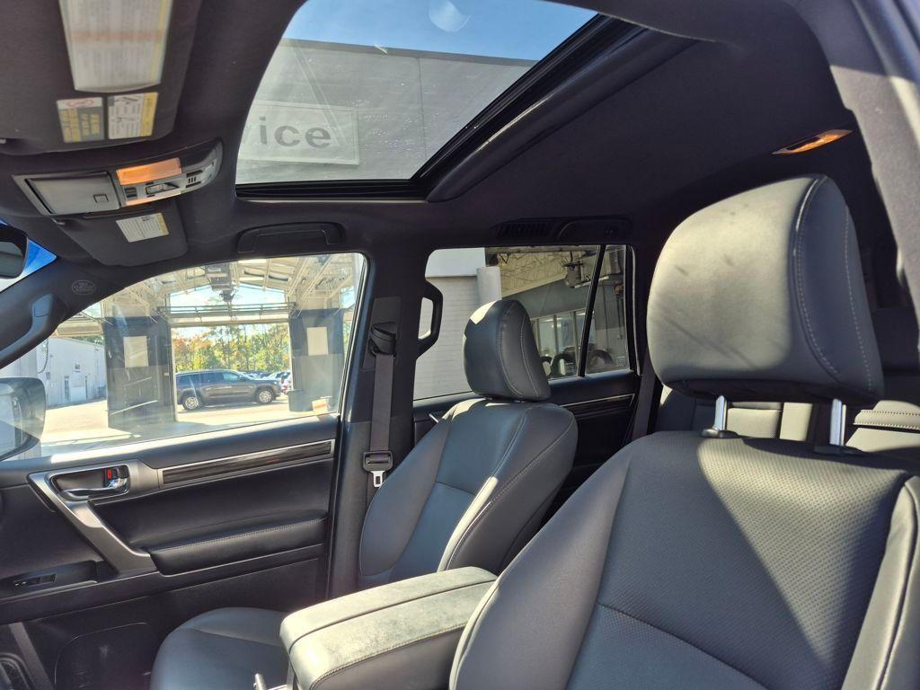 used 2023 Lexus GX 460 car, priced at $56,401