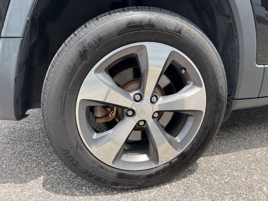 used 2019 Jeep Cherokee car, priced at $20,545