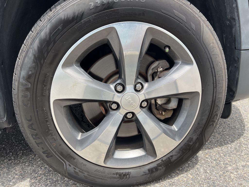 used 2019 Jeep Cherokee car, priced at $20,545