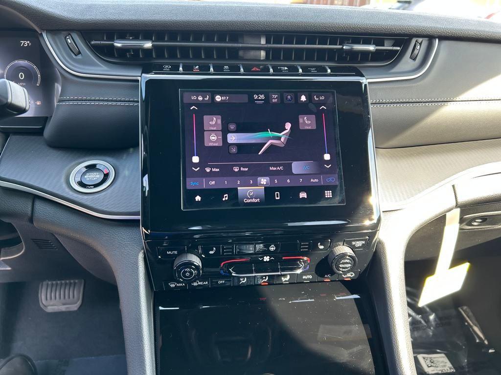 new 2025 Jeep Grand Cherokee car, priced at $41,100