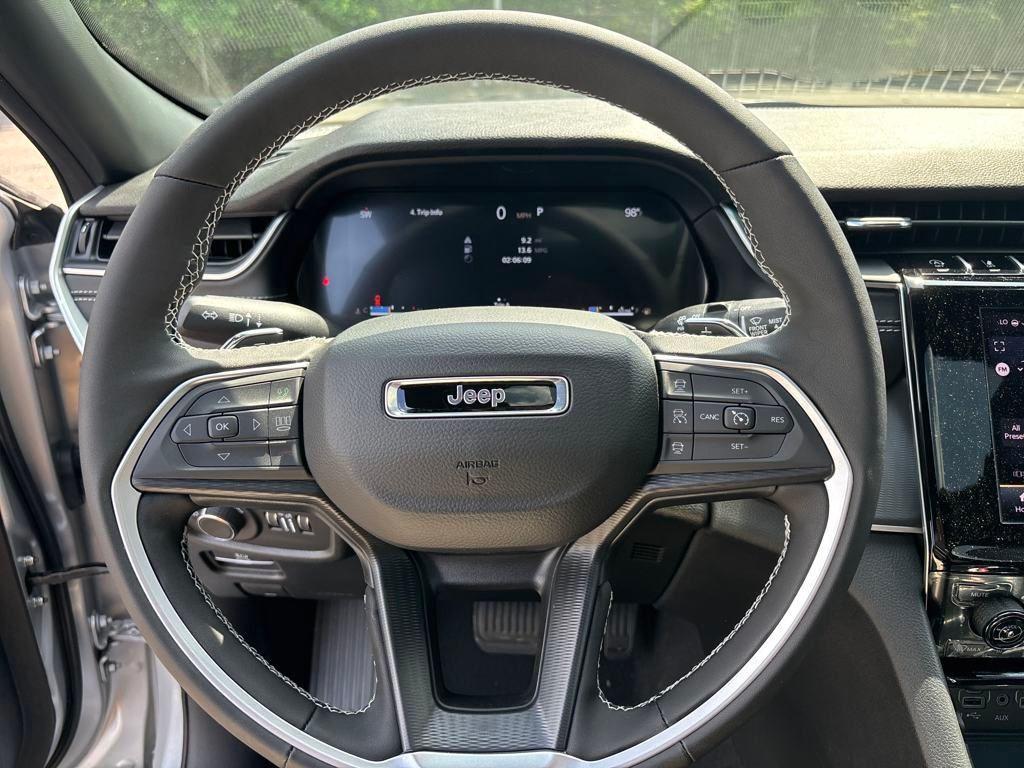 new 2025 Jeep Grand Cherokee car, priced at $37,614