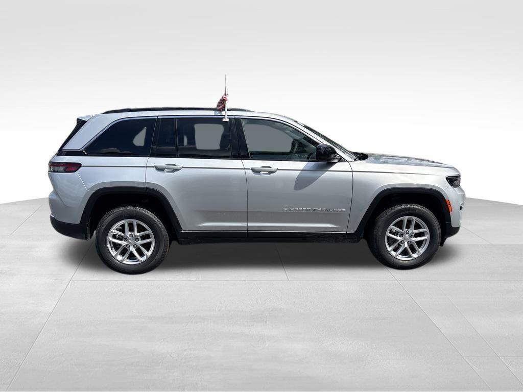 new 2025 Jeep Grand Cherokee car, priced at $37,614