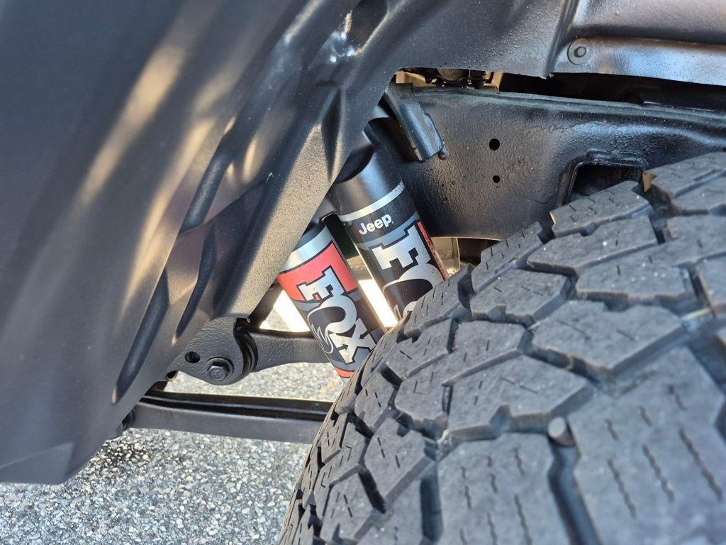 new 2025 Jeep Gladiator car, priced at $47,884