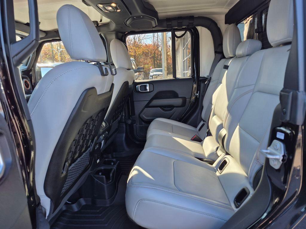 new 2025 Jeep Gladiator car, priced at $47,884