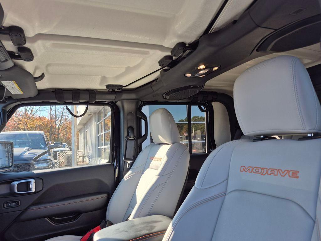 new 2025 Jeep Gladiator car, priced at $47,884