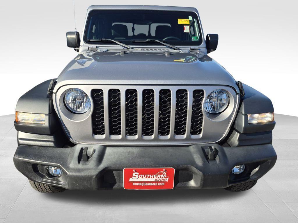 used 2021 Jeep Gladiator car, priced at $31,787