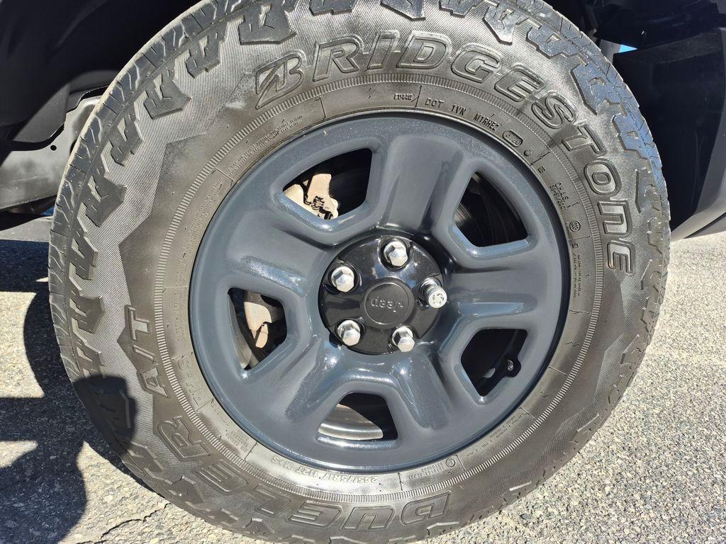 used 2021 Jeep Gladiator car, priced at $31,787