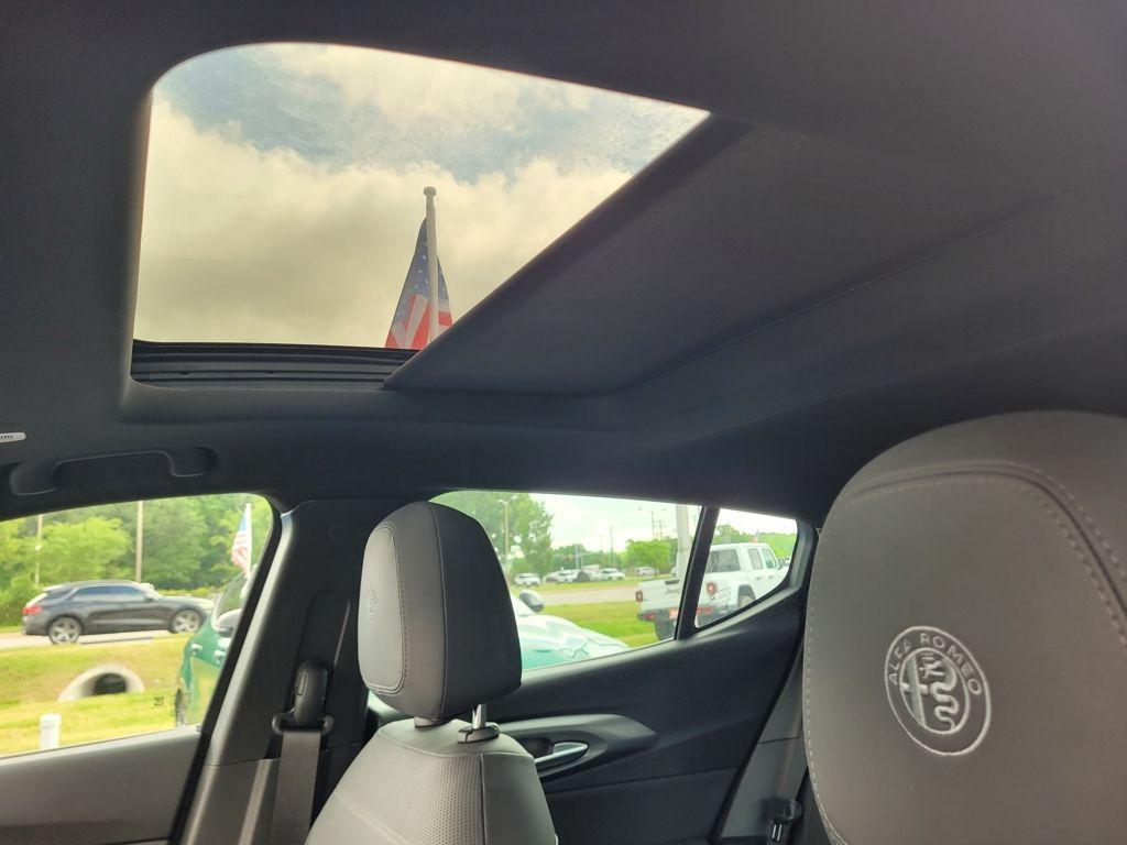 new 2024 Alfa Romeo Tonale car, priced at $34,645