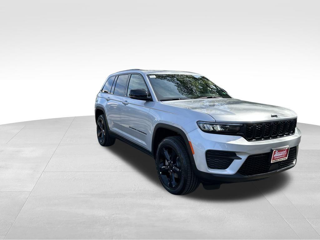 new 2025 Jeep Grand Cherokee car, priced at $37,740