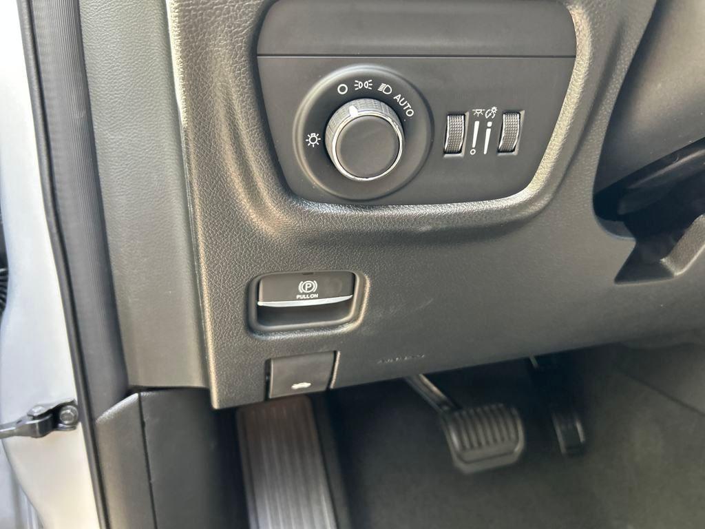 new 2025 Jeep Grand Cherokee car, priced at $37,740