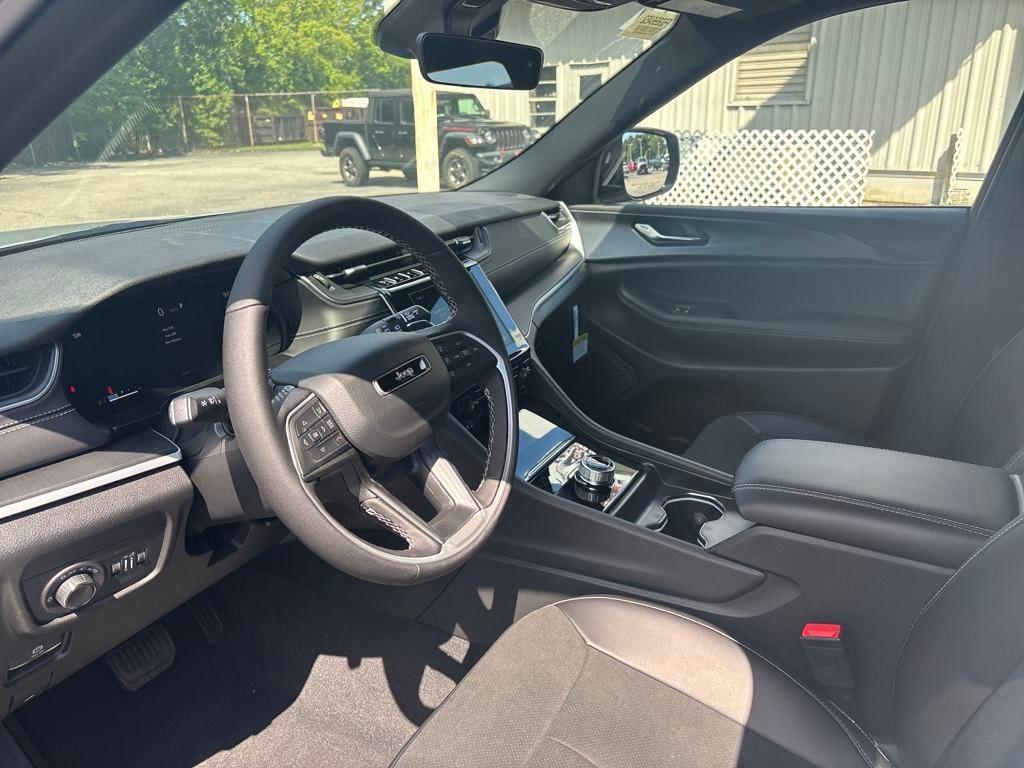 new 2025 Jeep Grand Cherokee L car, priced at $42,160