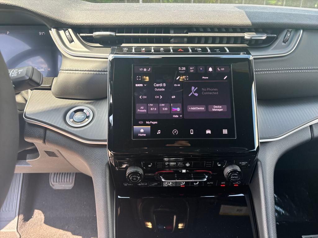 new 2025 Jeep Grand Cherokee L car, priced at $42,160