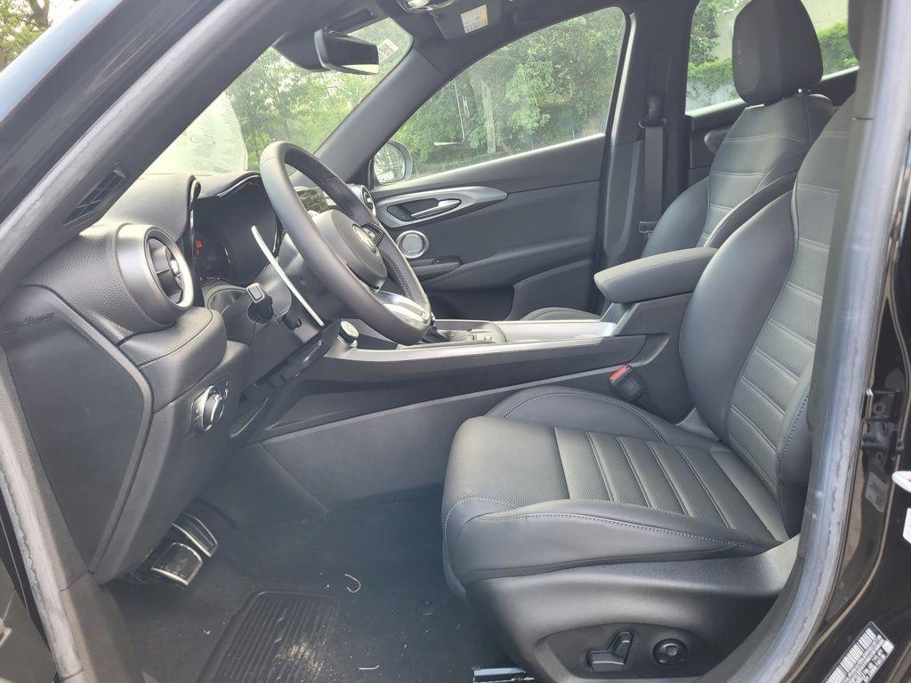 new 2024 Alfa Romeo Tonale car, priced at $37,586