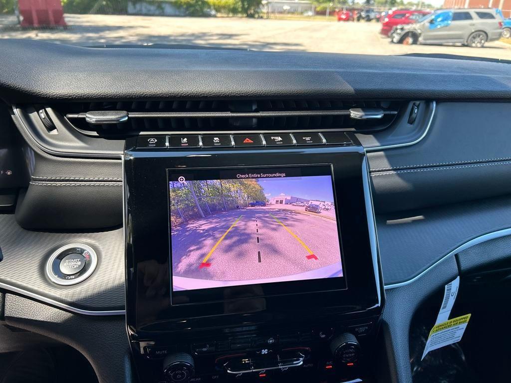 new 2025 Jeep Grand Cherokee car, priced at $37,335