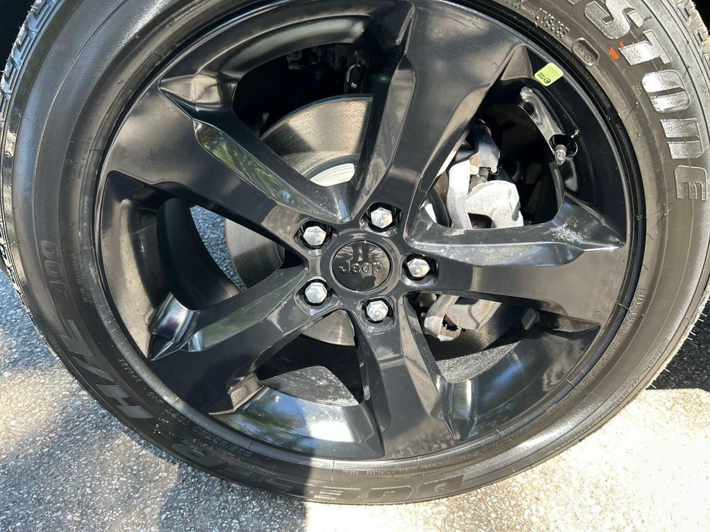 new 2025 Jeep Grand Cherokee car, priced at $37,335