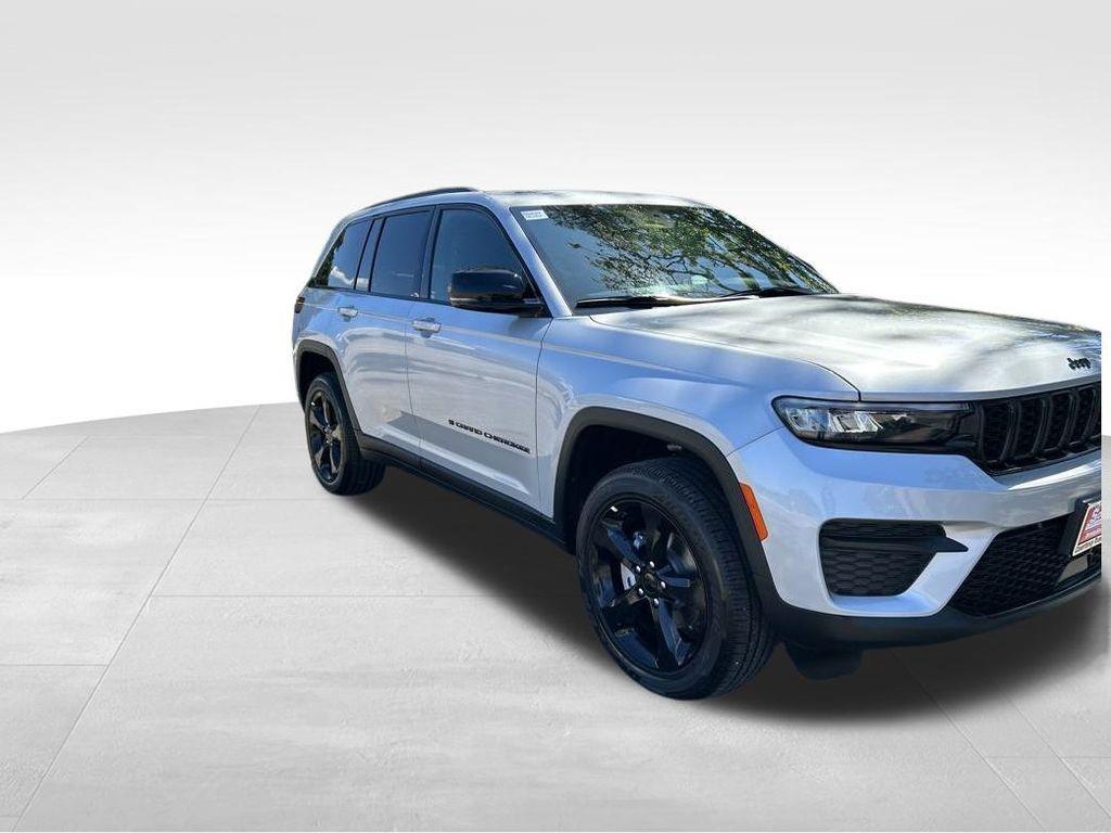 new 2025 Jeep Grand Cherokee car, priced at $37,335