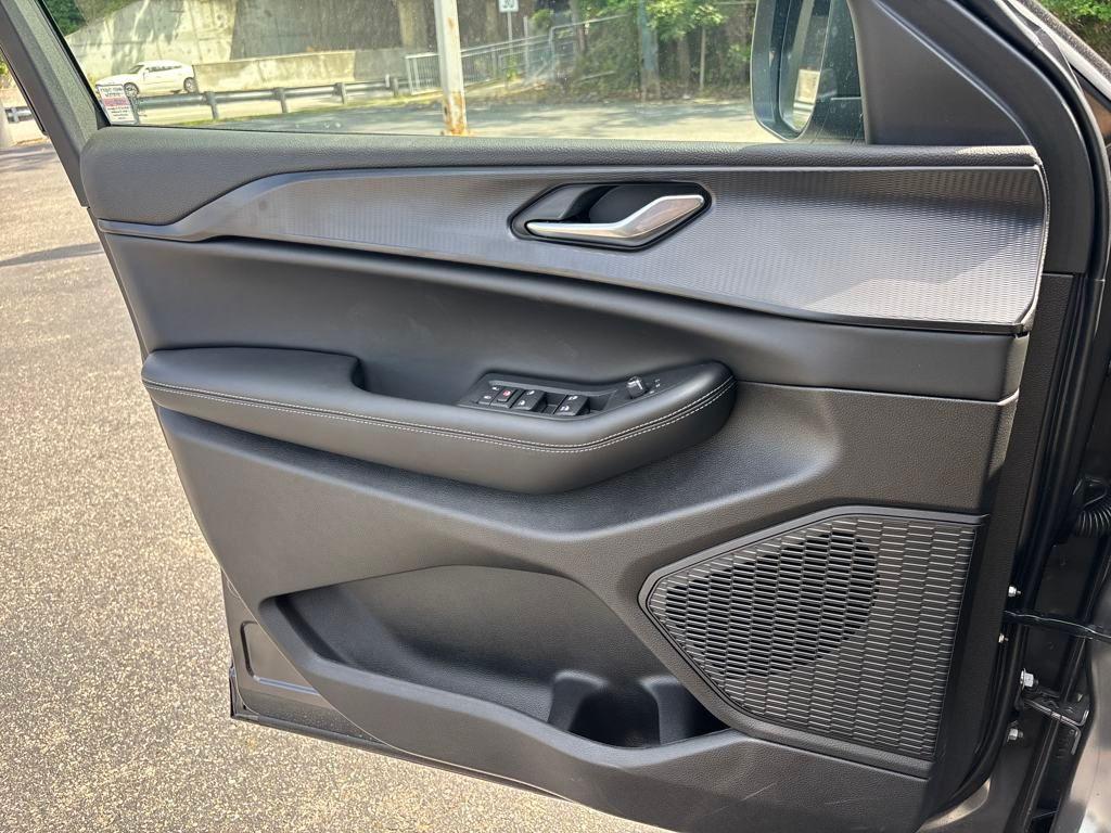 new 2025 Jeep Grand Cherokee car, priced at $38,967