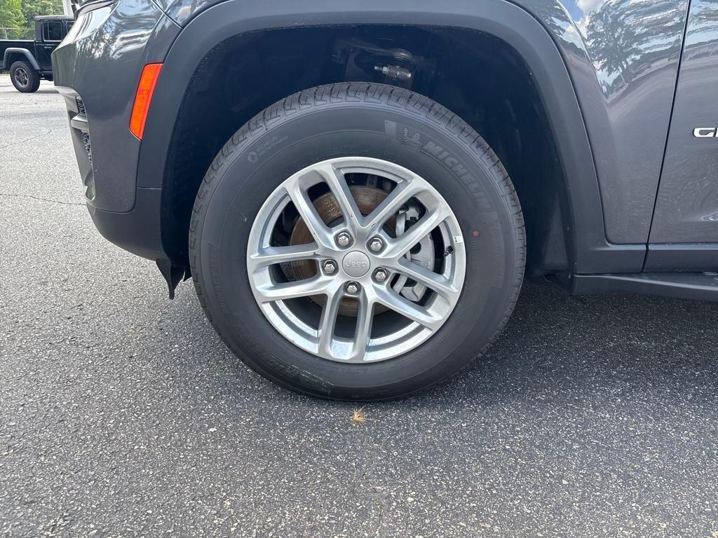 new 2025 Jeep Grand Cherokee car, priced at $38,967