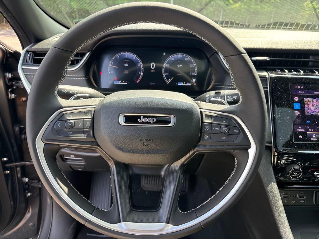 new 2025 Jeep Grand Cherokee car, priced at $38,967