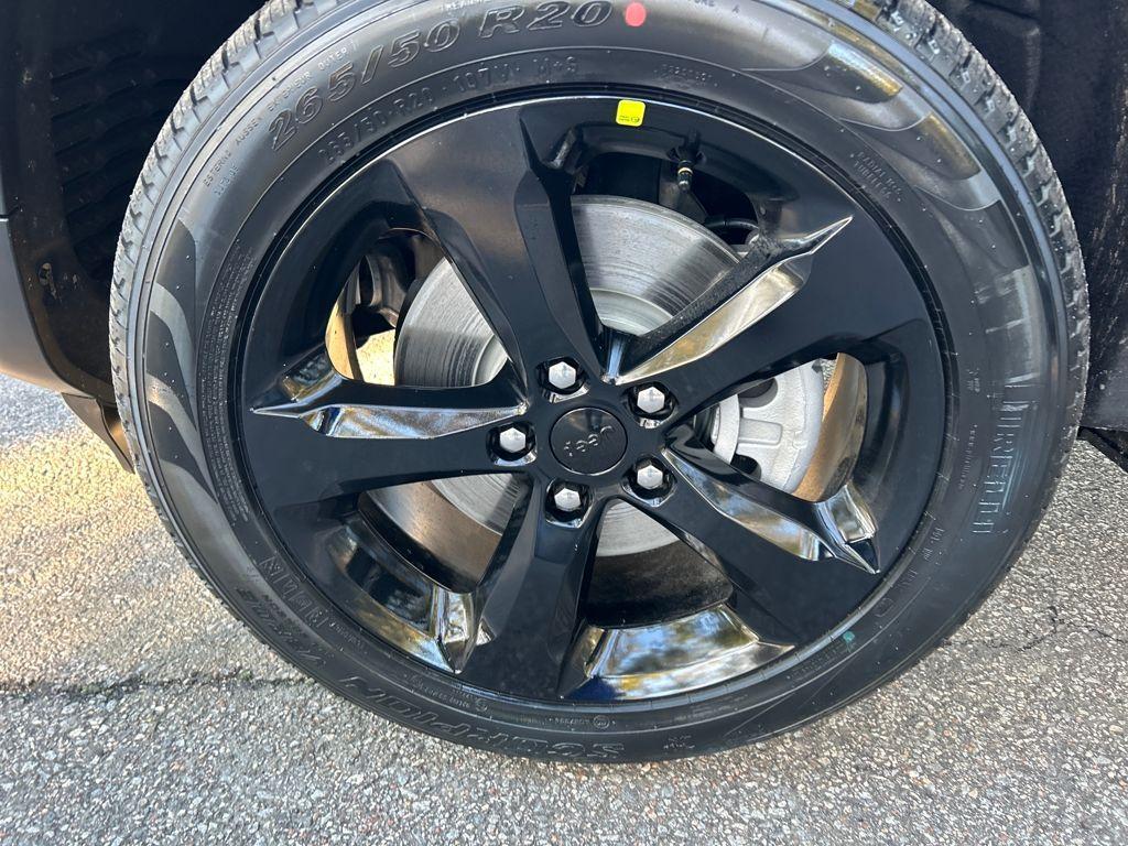new 2025 Jeep Grand Cherokee L car, priced at $51,555