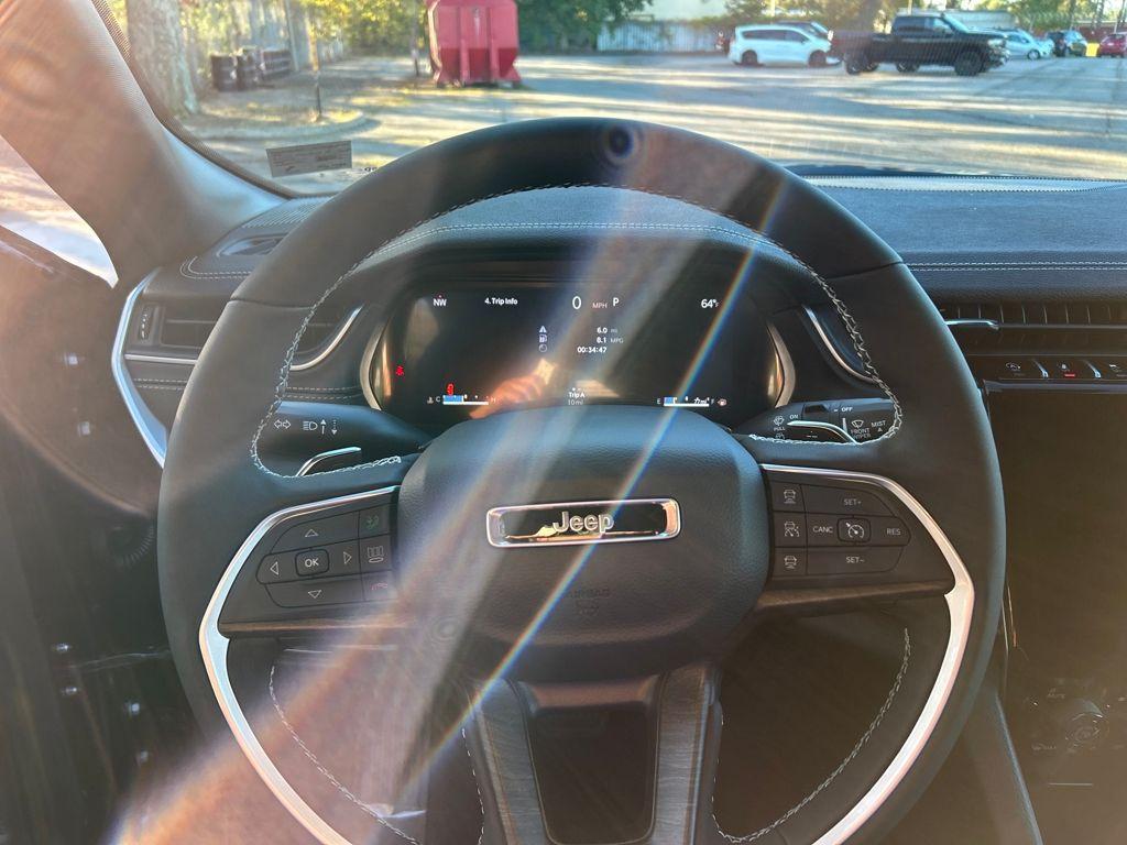 new 2025 Jeep Grand Cherokee L car, priced at $51,555