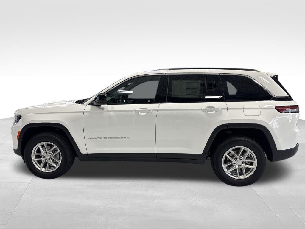 new 2025 Jeep Grand Cherokee car, priced at $37,656
