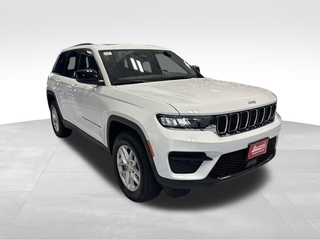 new 2025 Jeep Grand Cherokee car, priced at $37,656