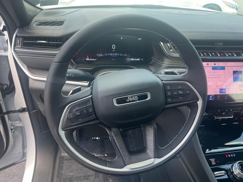 new 2025 Jeep Grand Cherokee car, priced at $49,325