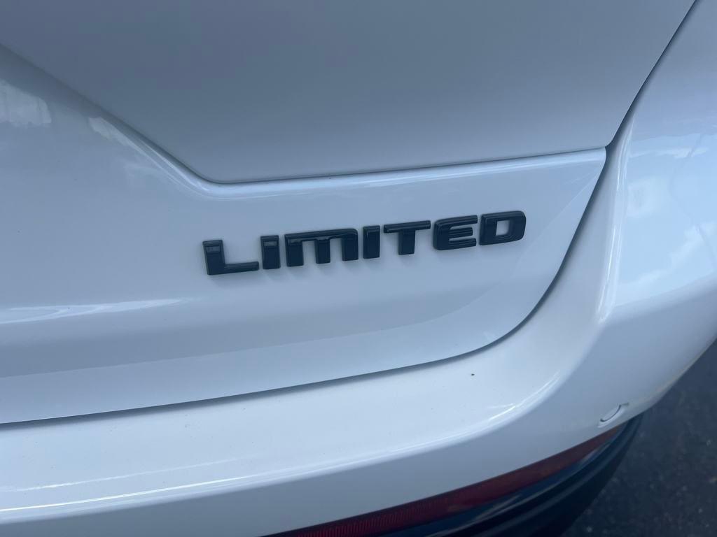new 2025 Jeep Grand Cherokee car, priced at $49,325
