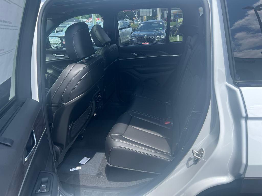 new 2025 Jeep Grand Cherokee car, priced at $49,325