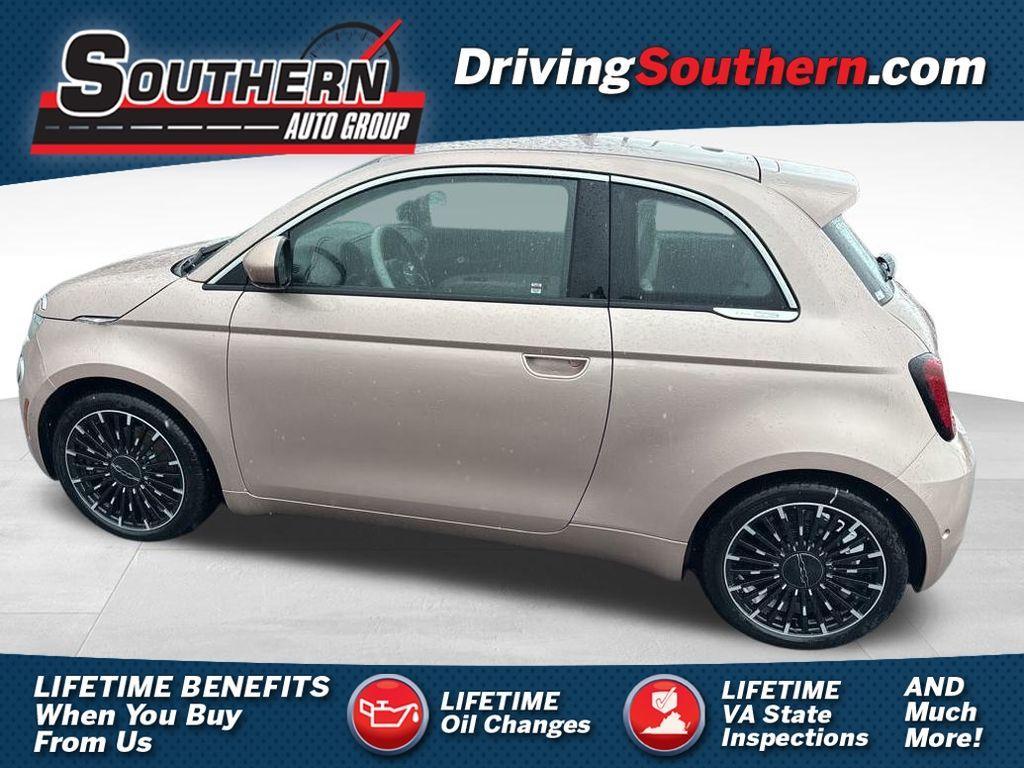 new 2024 FIAT 500e car, priced at $32,595